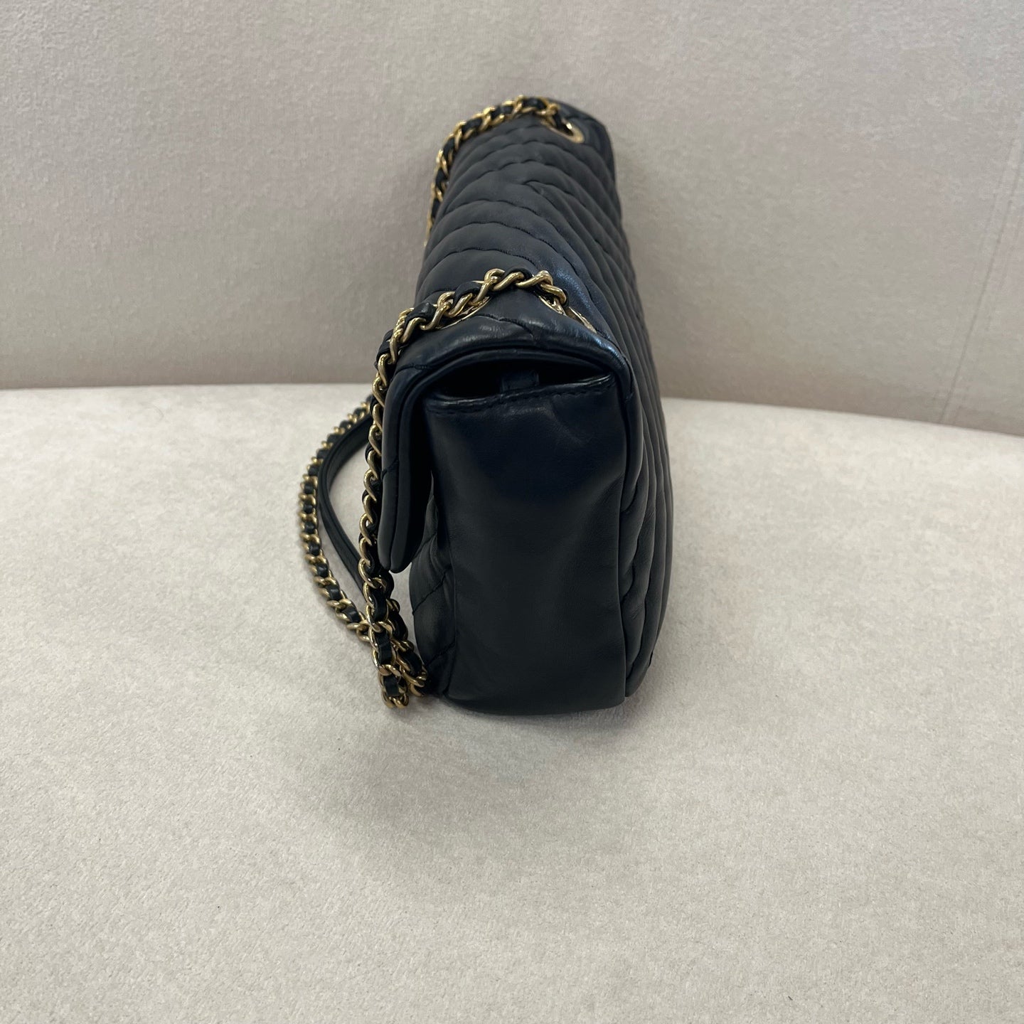 Chanel - Timeless/Classique - Leather - Black - (medium)
