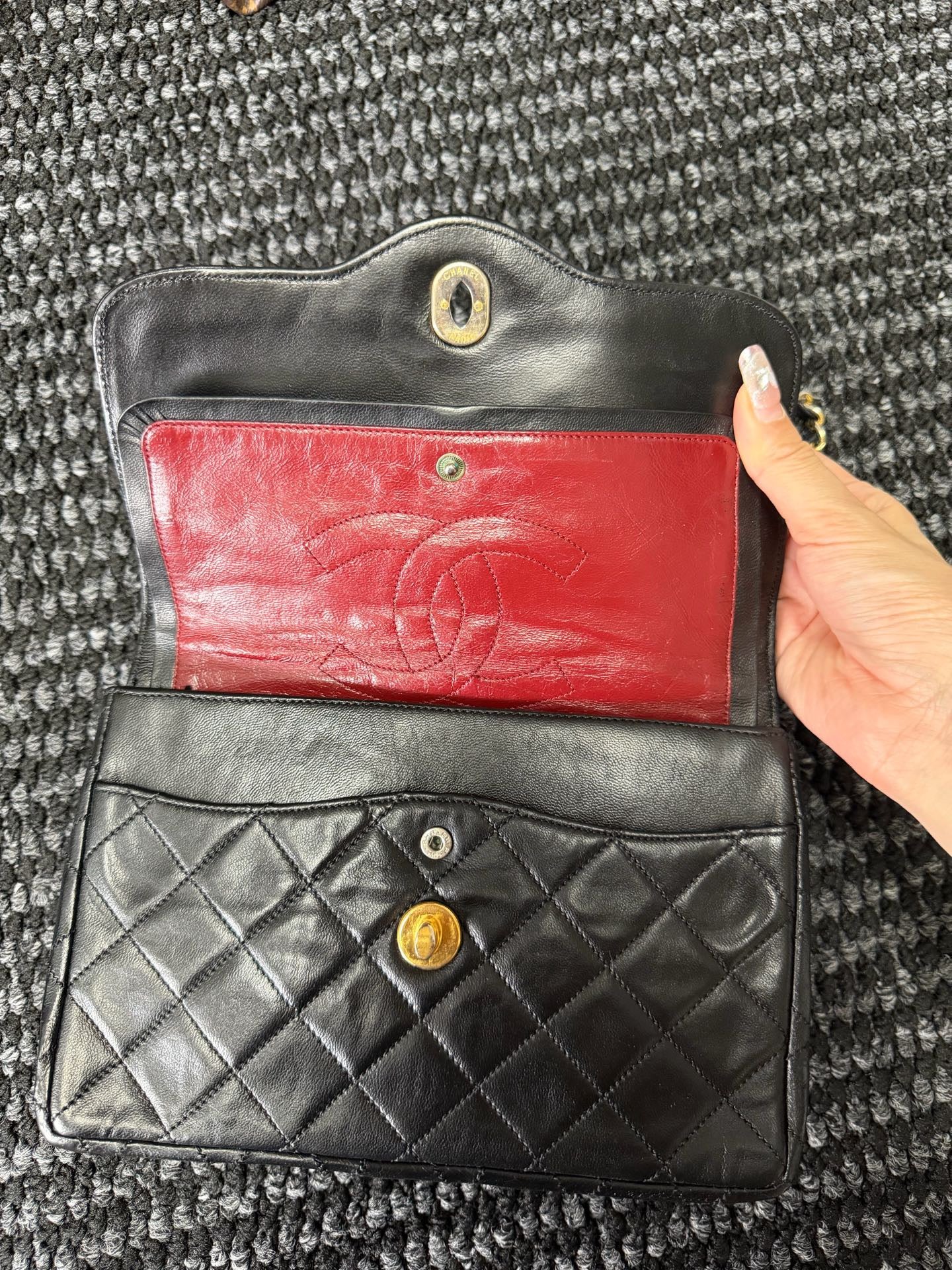 Chanel - Timeless/Classique - Leather - Black - (medium)