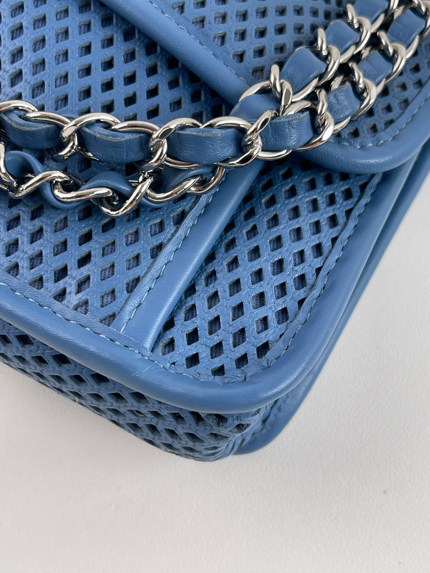 Chanel - Timeless/Classique - Leather - Blue - (medium)