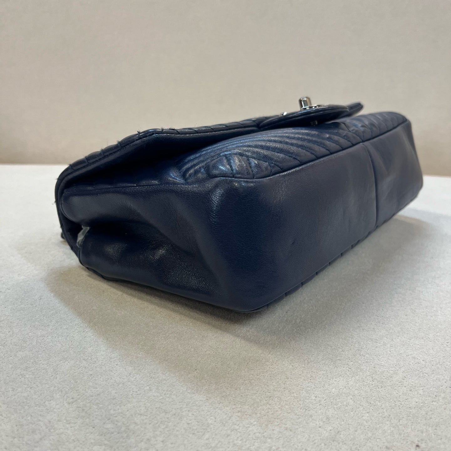 Chanel - Timeless/Classique - Leather - Blue - (medium)