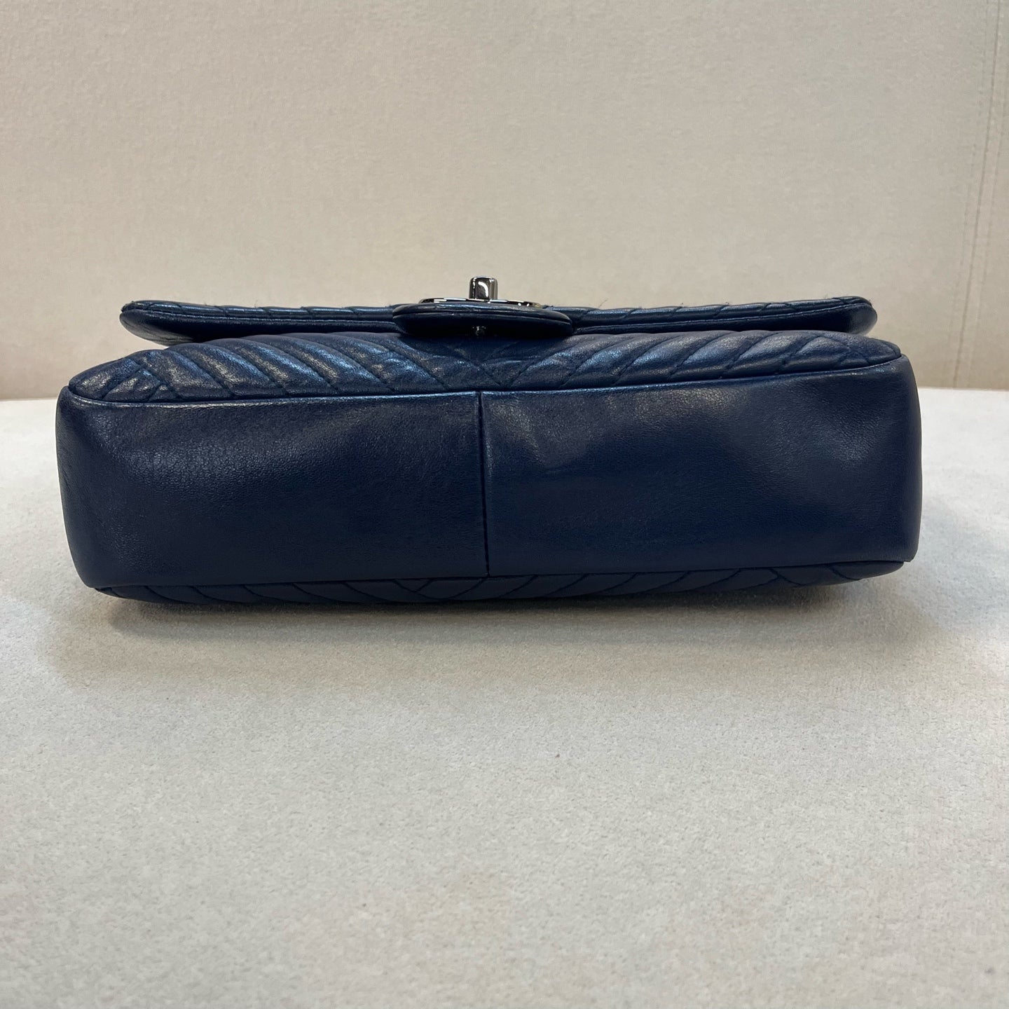 Chanel - Timeless/Classique - Leather - Blue - (medium)