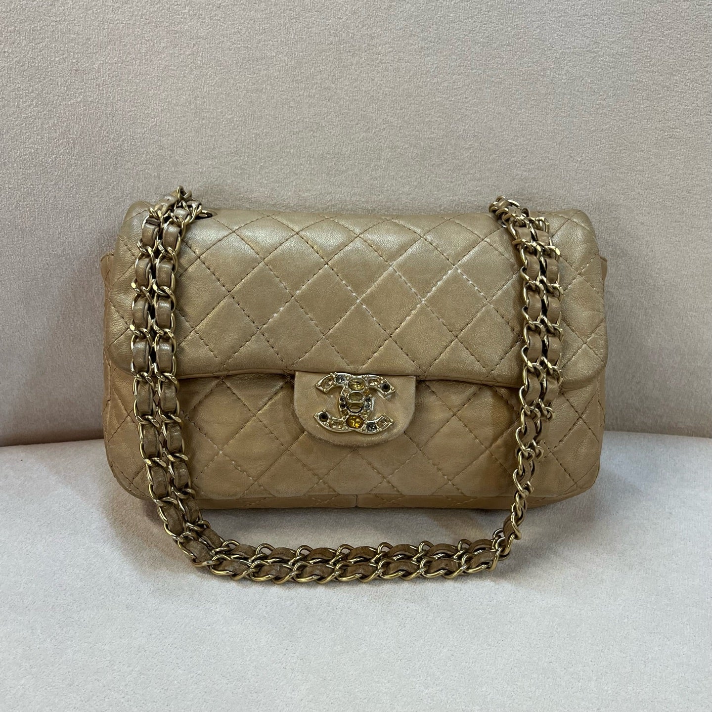 Chanel - Timeless/Classique - Leather - Gold - (medium)