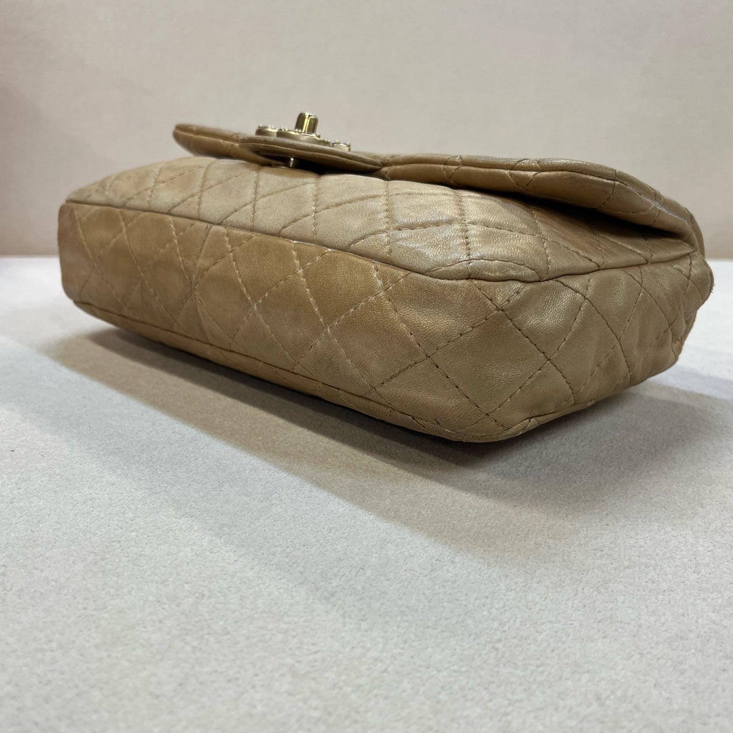 Chanel - Timeless/Classique - Leather - Gold - (medium)
