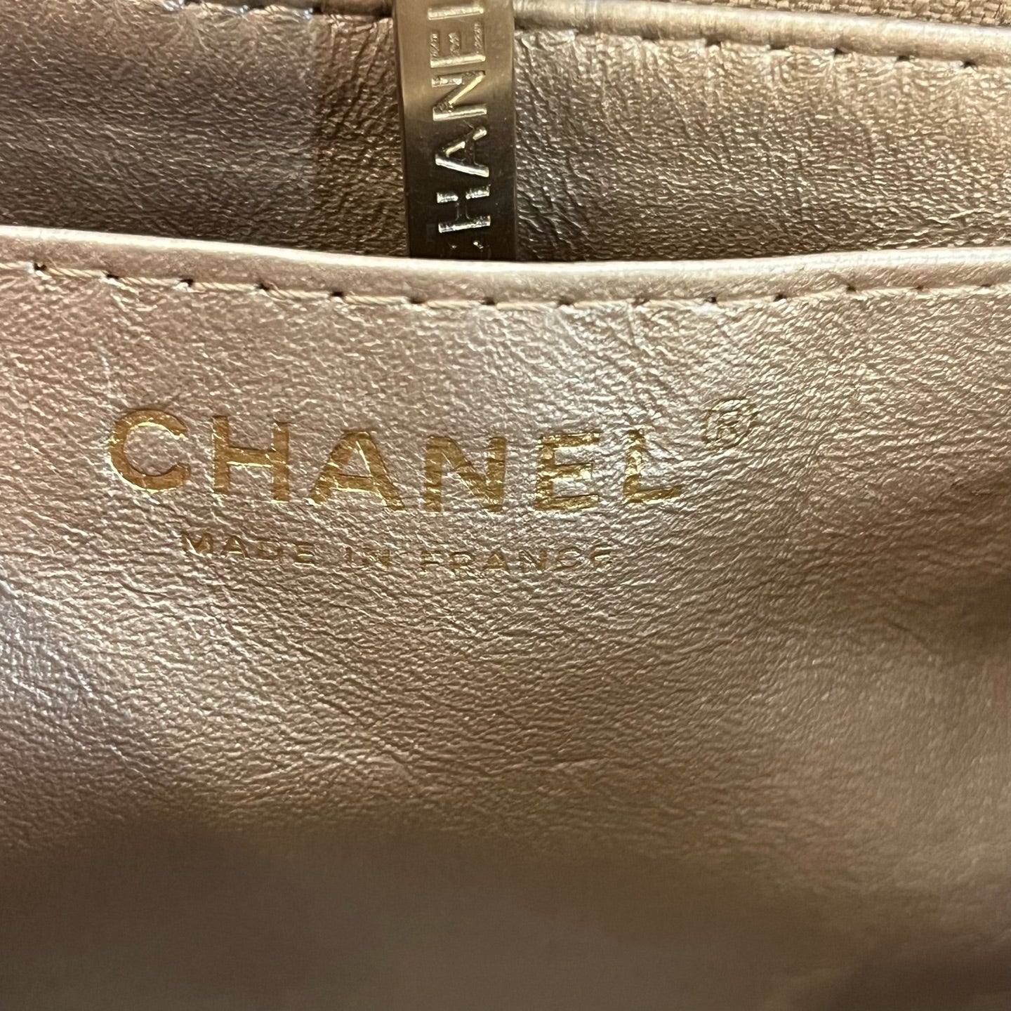 Chanel - Timeless/Classique - Leather - Gold - (medium)