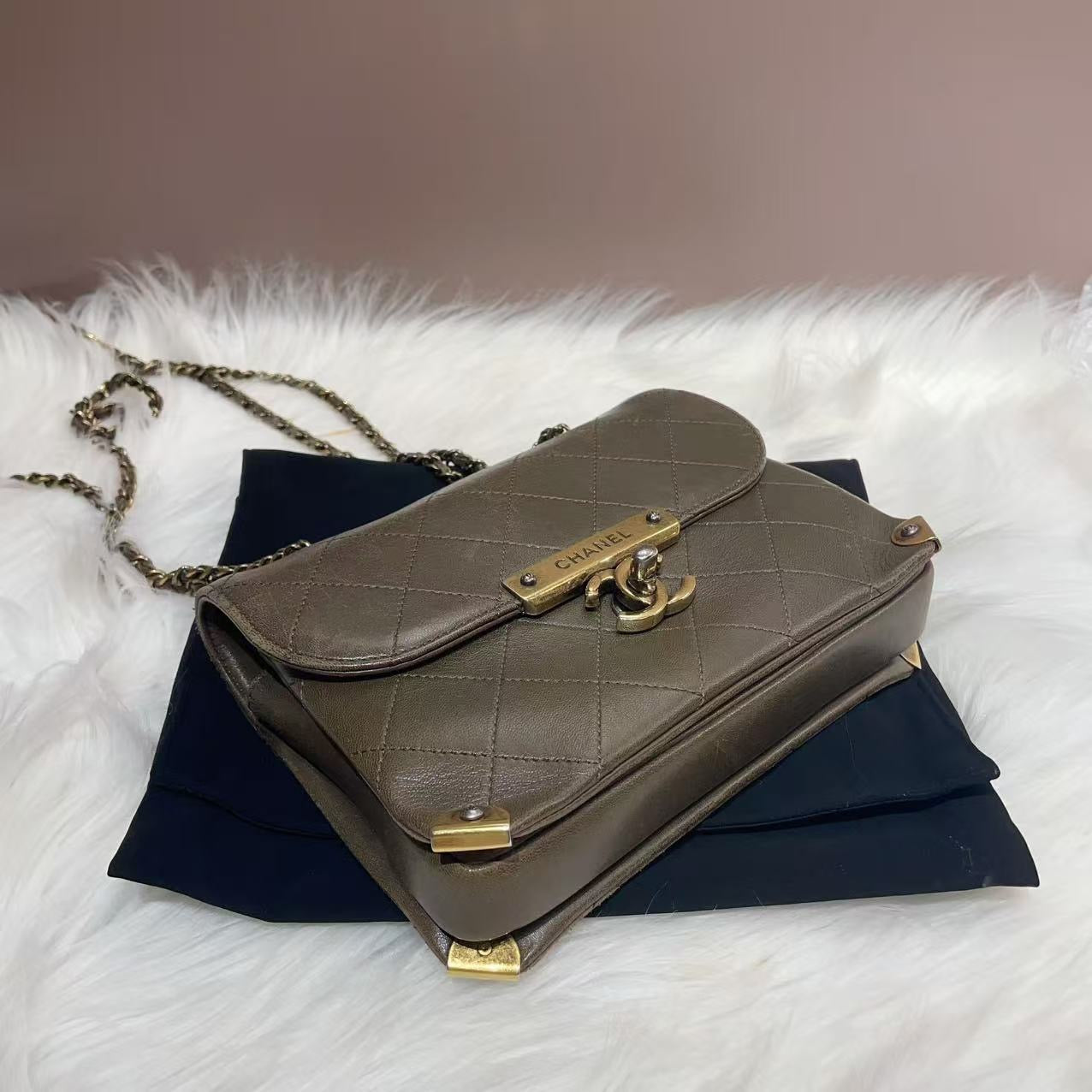 Chanel - Timeless/Classique - Leather - Green - (medium)