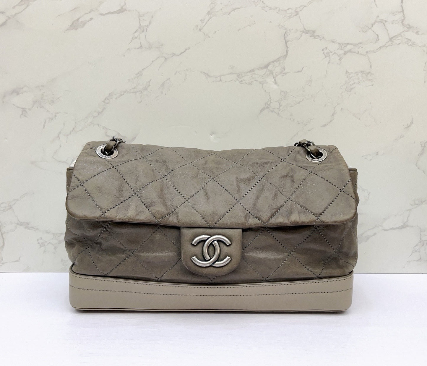 Chanel - Timeless/Classique - Leather - Grey - (medium)