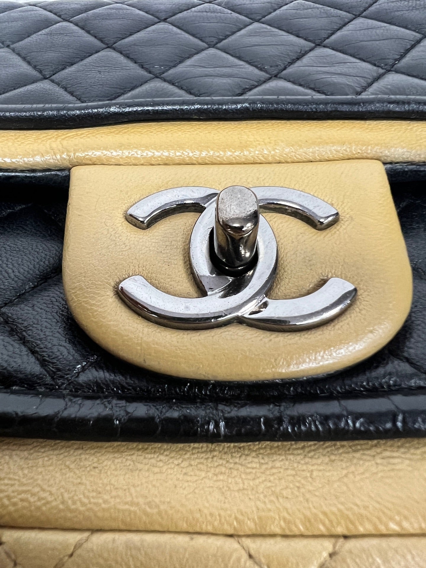 Chanel - Timeless/Classique - Leather - Multicolour - (medium)