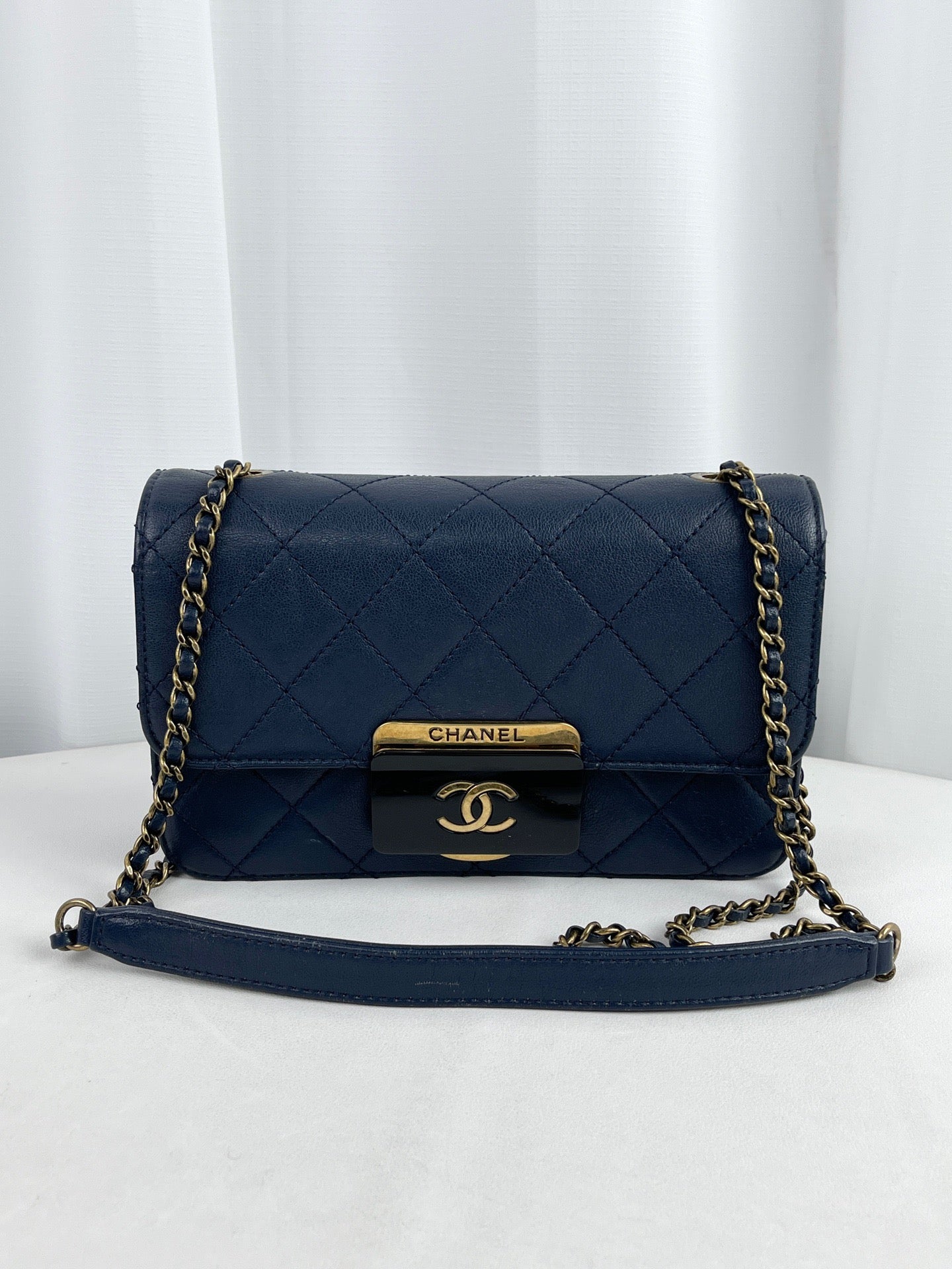 Chanel - Timeless/Classique - Leather - Navy - (mini)