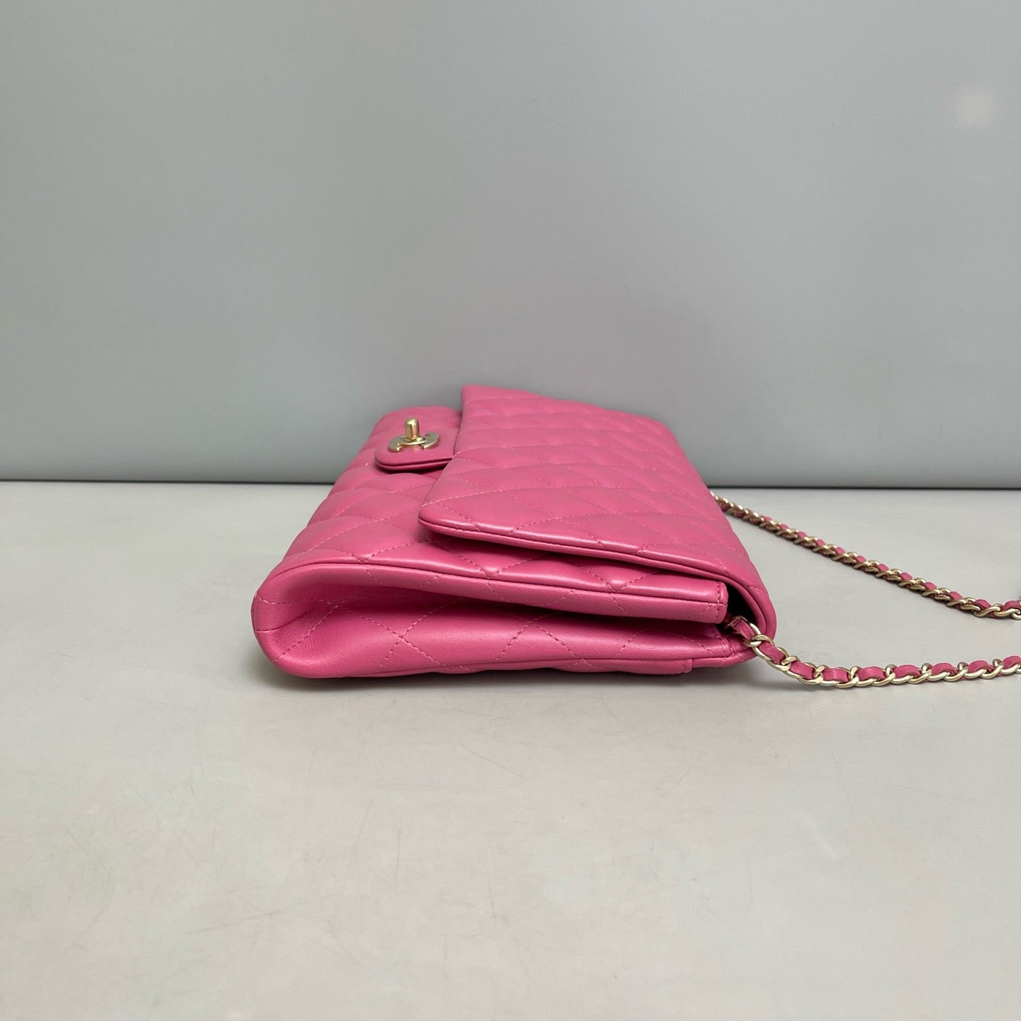 Chanel - Timeless/Classique - Leather - Pink - (medium)