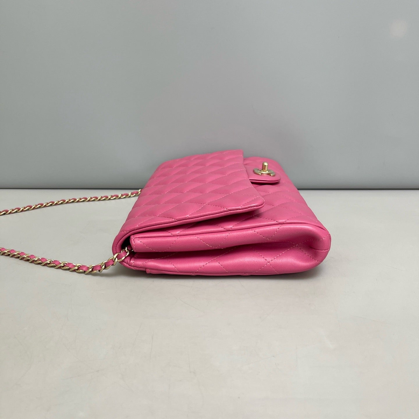 Chanel - Timeless/Classique - Leather - Pink - (medium)