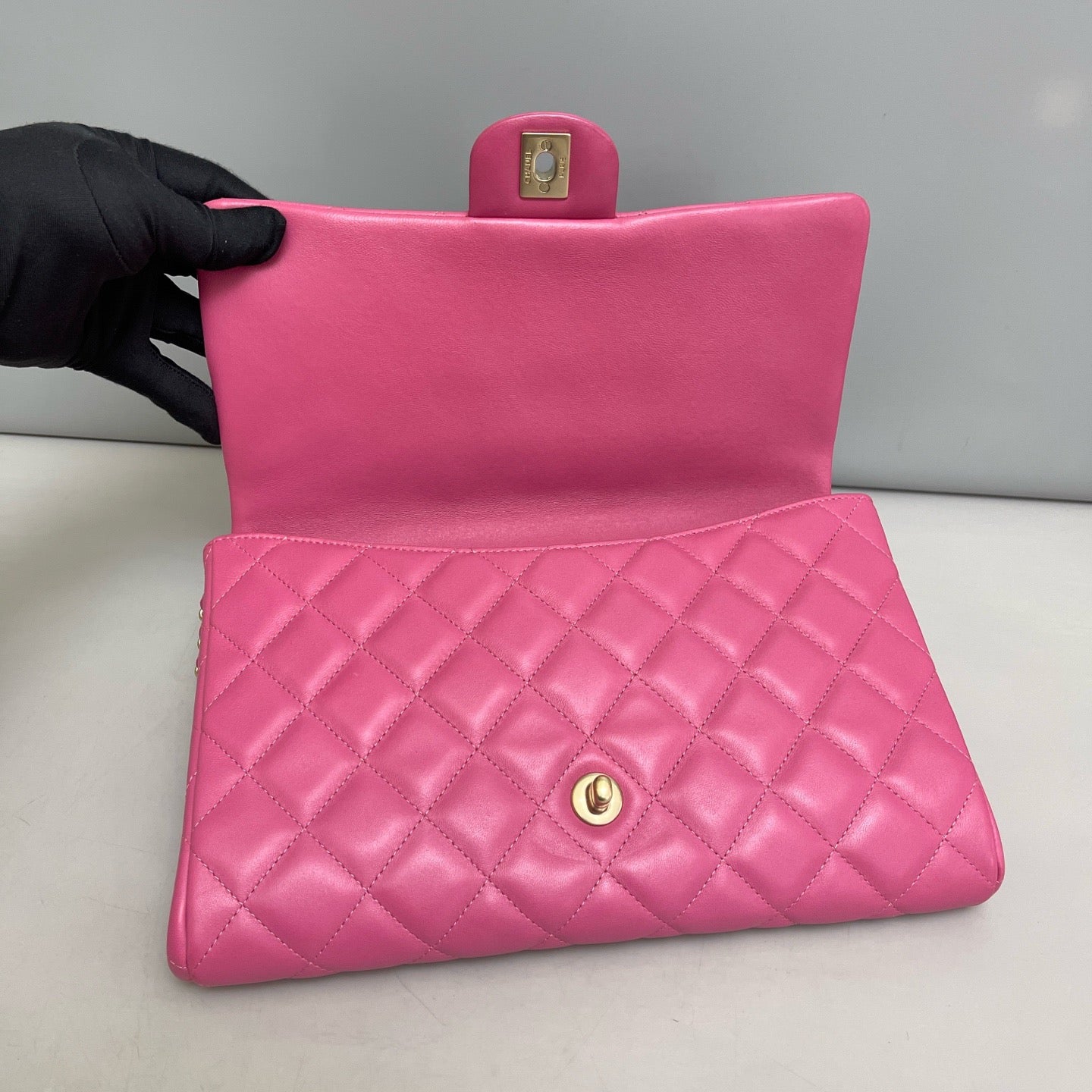 Chanel - Timeless/Classique - Leather - Pink - (medium)