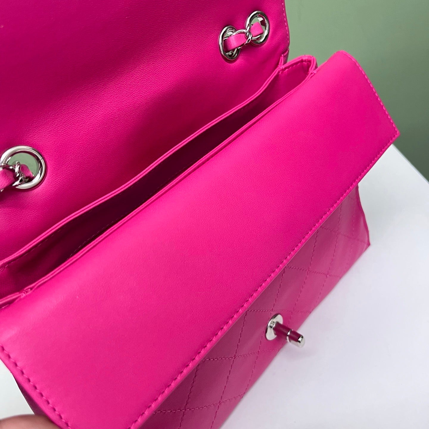 Chanel - Timeless/Classique - Leather - Pink - (medium)
