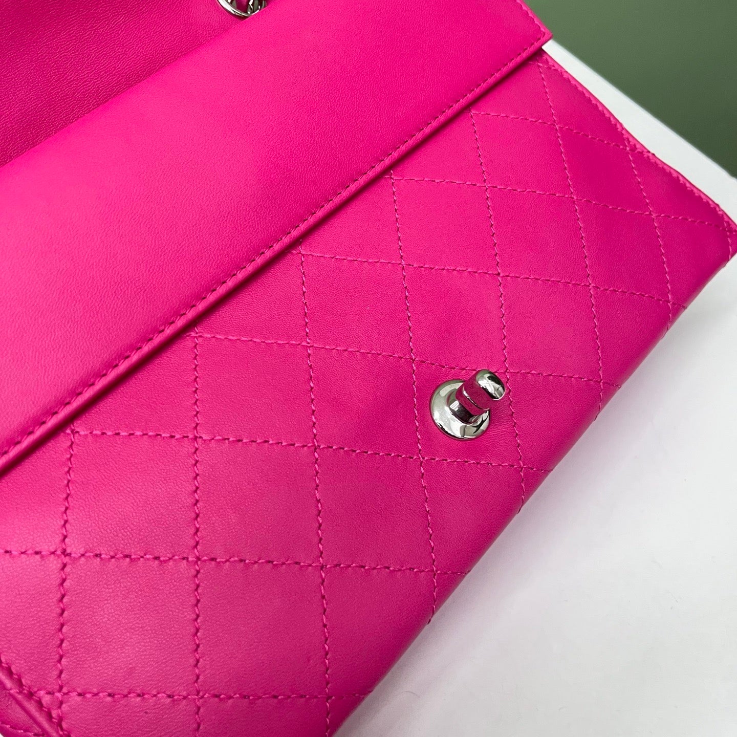 Chanel - Timeless/Classique - Leather - Pink - (medium)