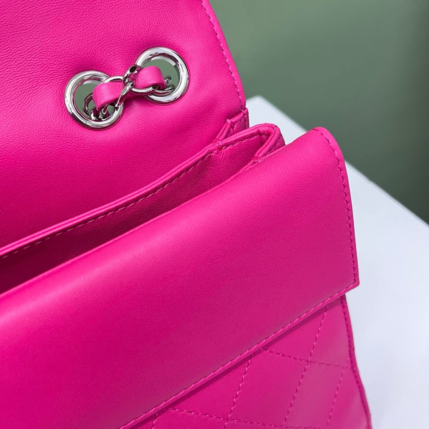 Chanel - Timeless/Classique - Leather - Pink - (medium)
