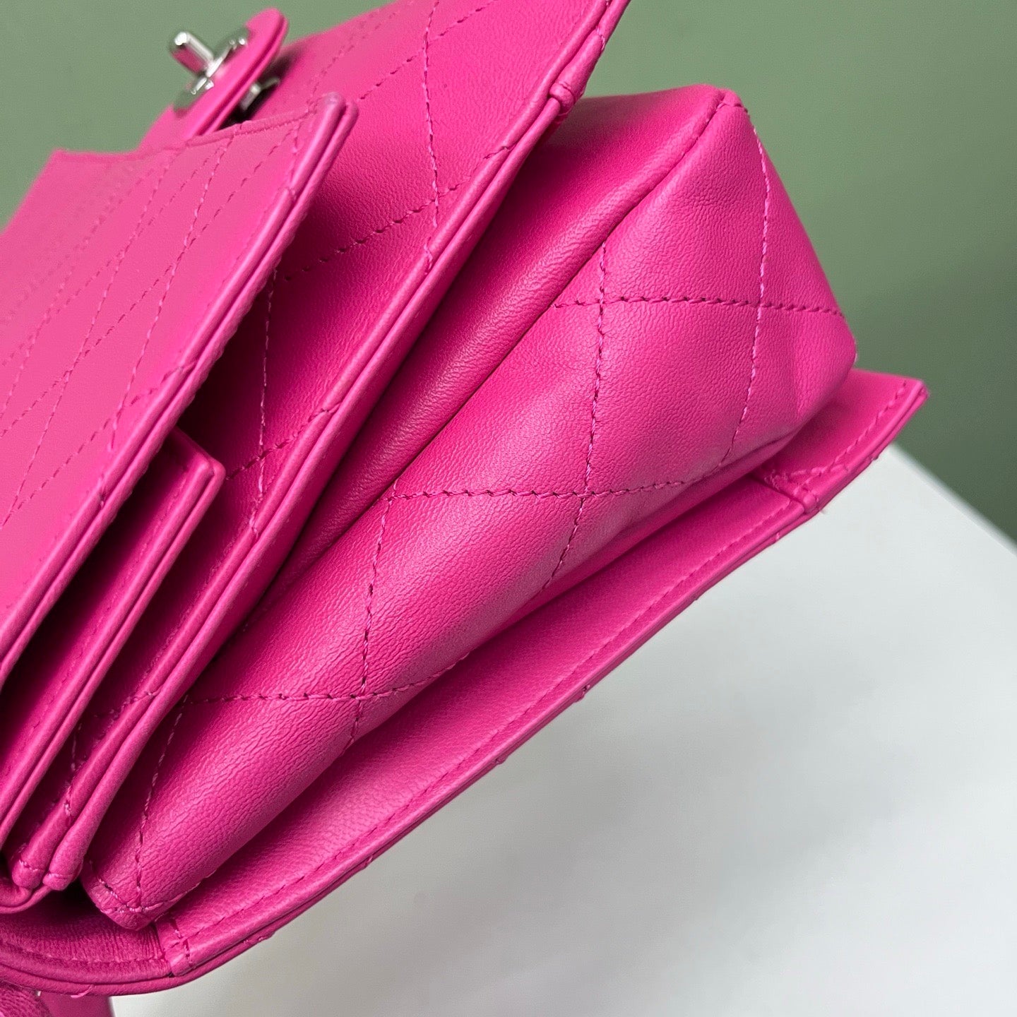 Chanel - Timeless/Classique - Leather - Pink - (medium)