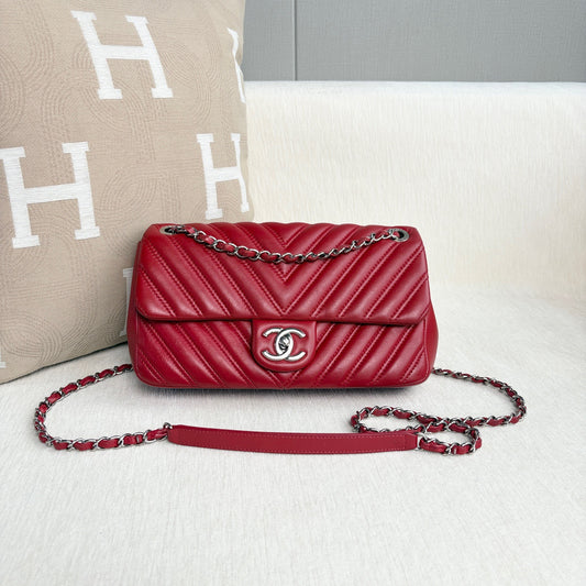 Chanel - Timeless/Classique - Leather - Red - (medium)