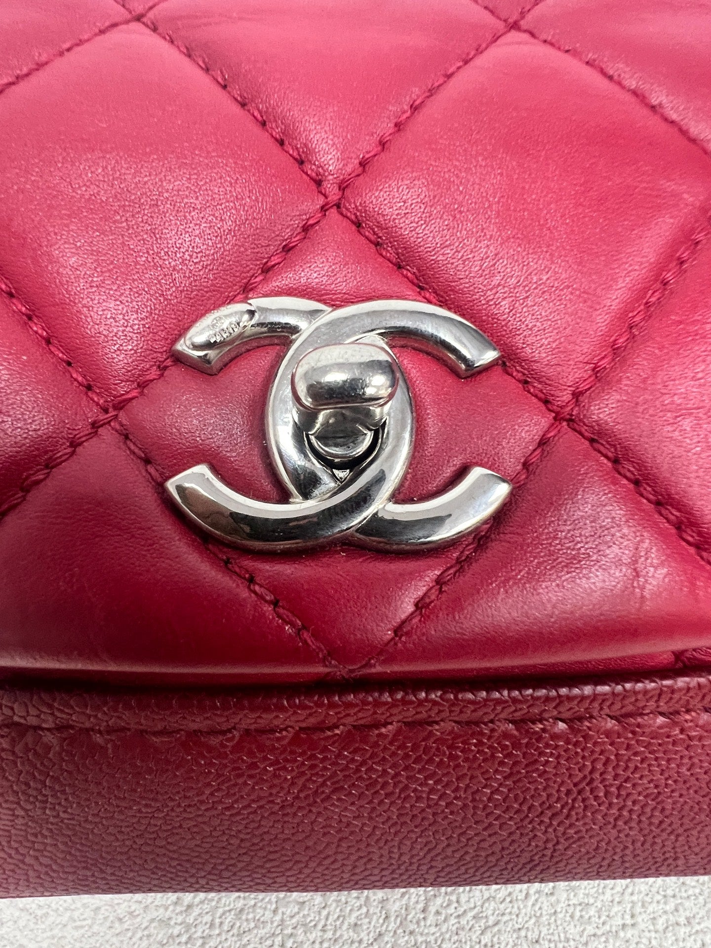 Chanel - Timeless/Classique - Leather - Red - (small)