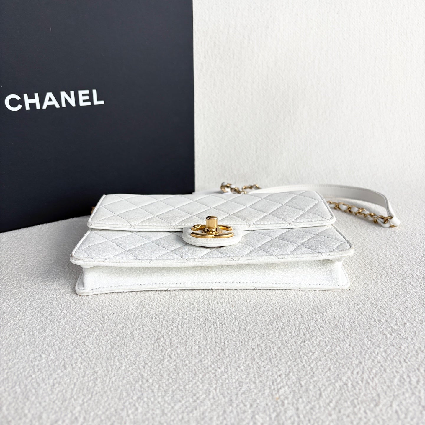 Chanel - Timeless/Classique - Leather - White - (mini)