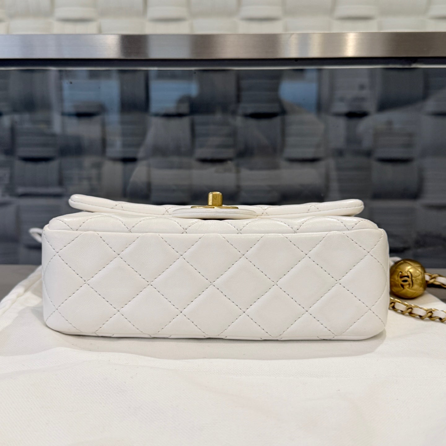 Chanel - Timeless/Classique - Leather - White - (mini)