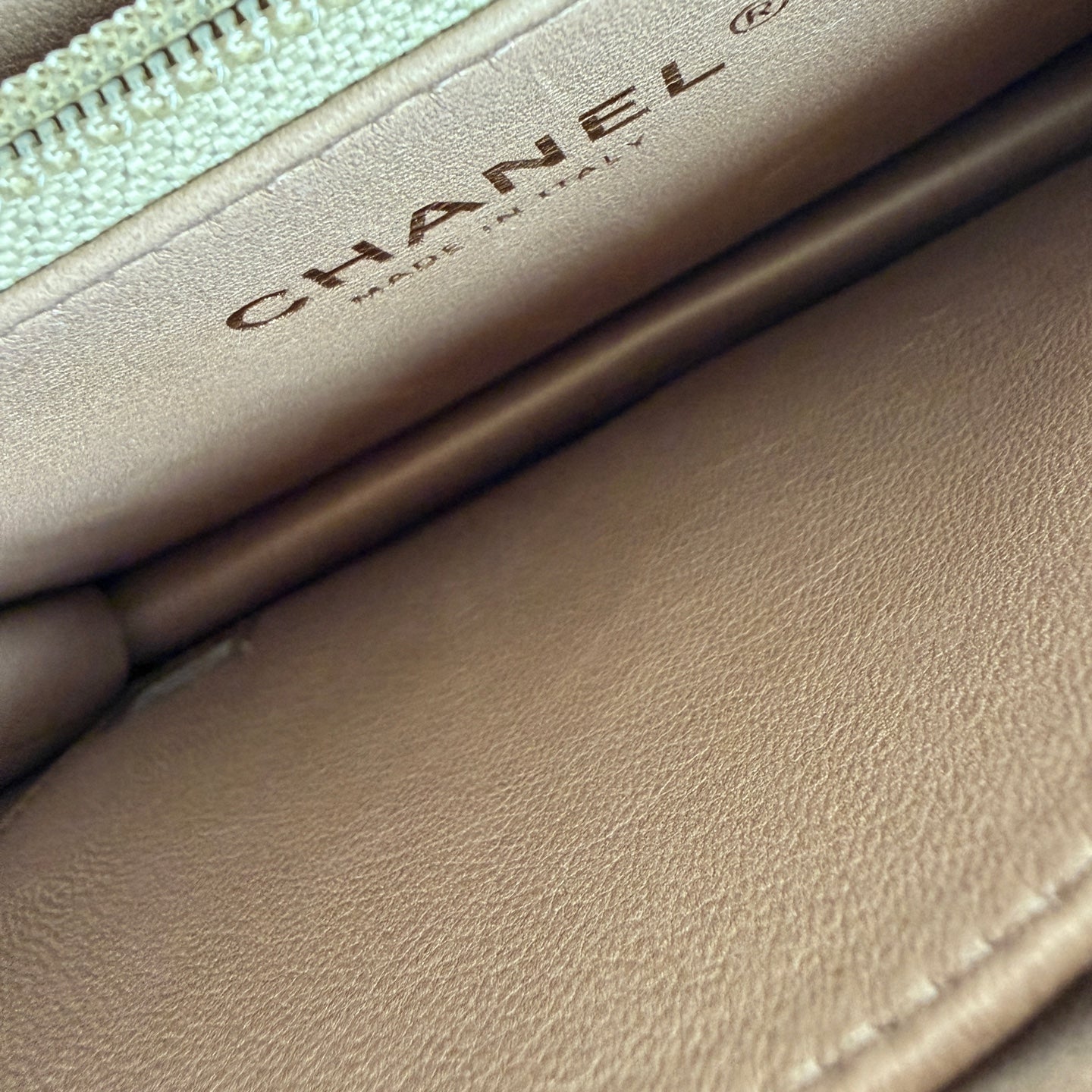 Chanel - Timeless/Classique - Leather - White - (mini)