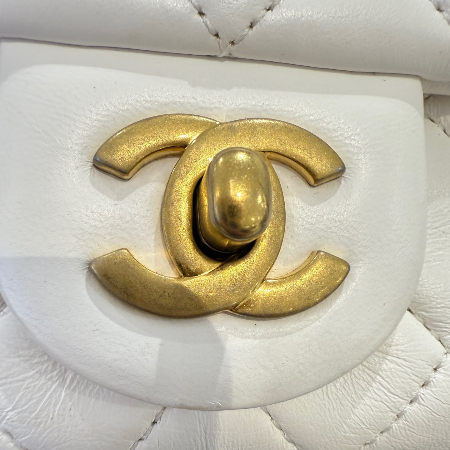 Chanel - Timeless/Classique - Leather - White - (mini)