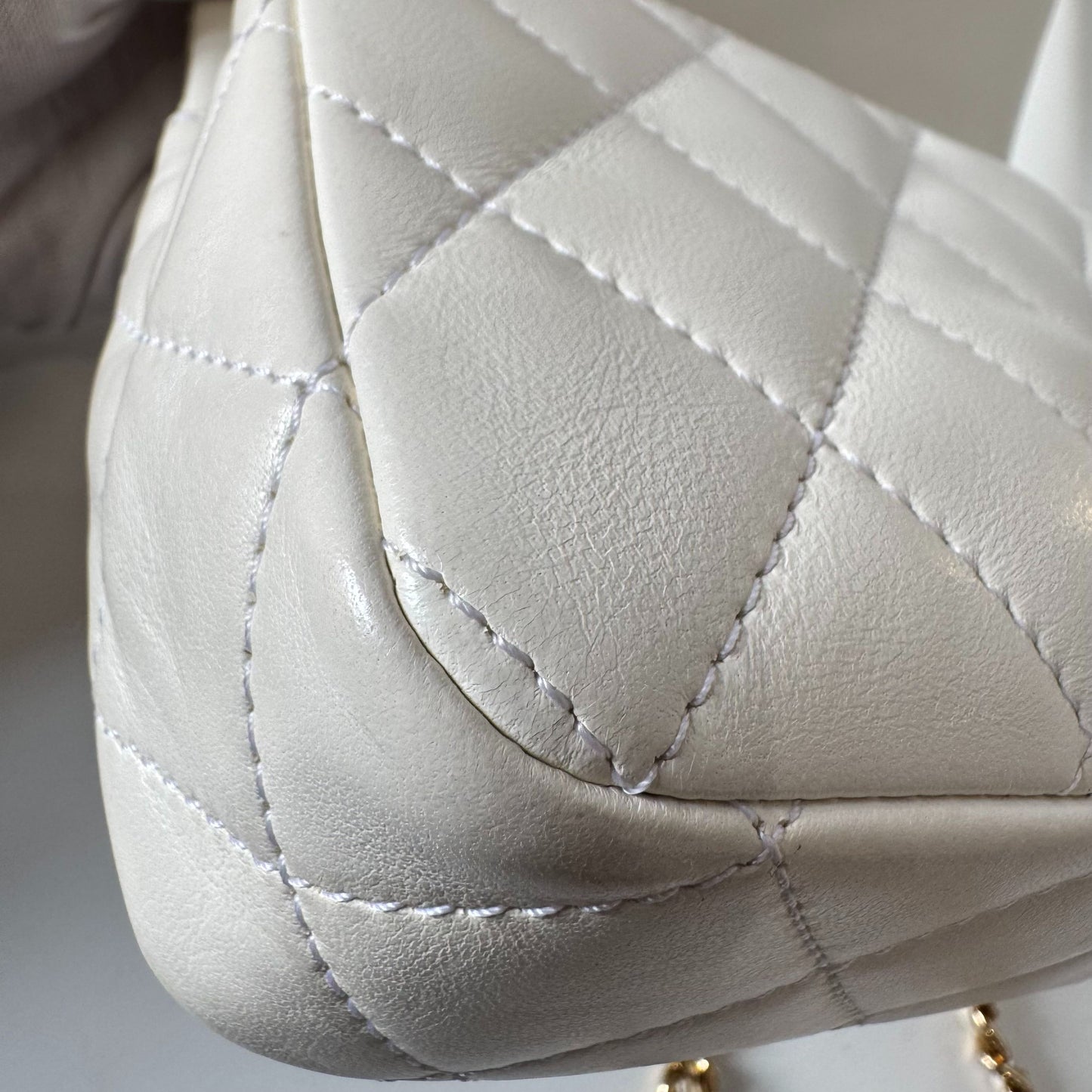 Chanel - Timeless/Classique - Leather - White - (mini)