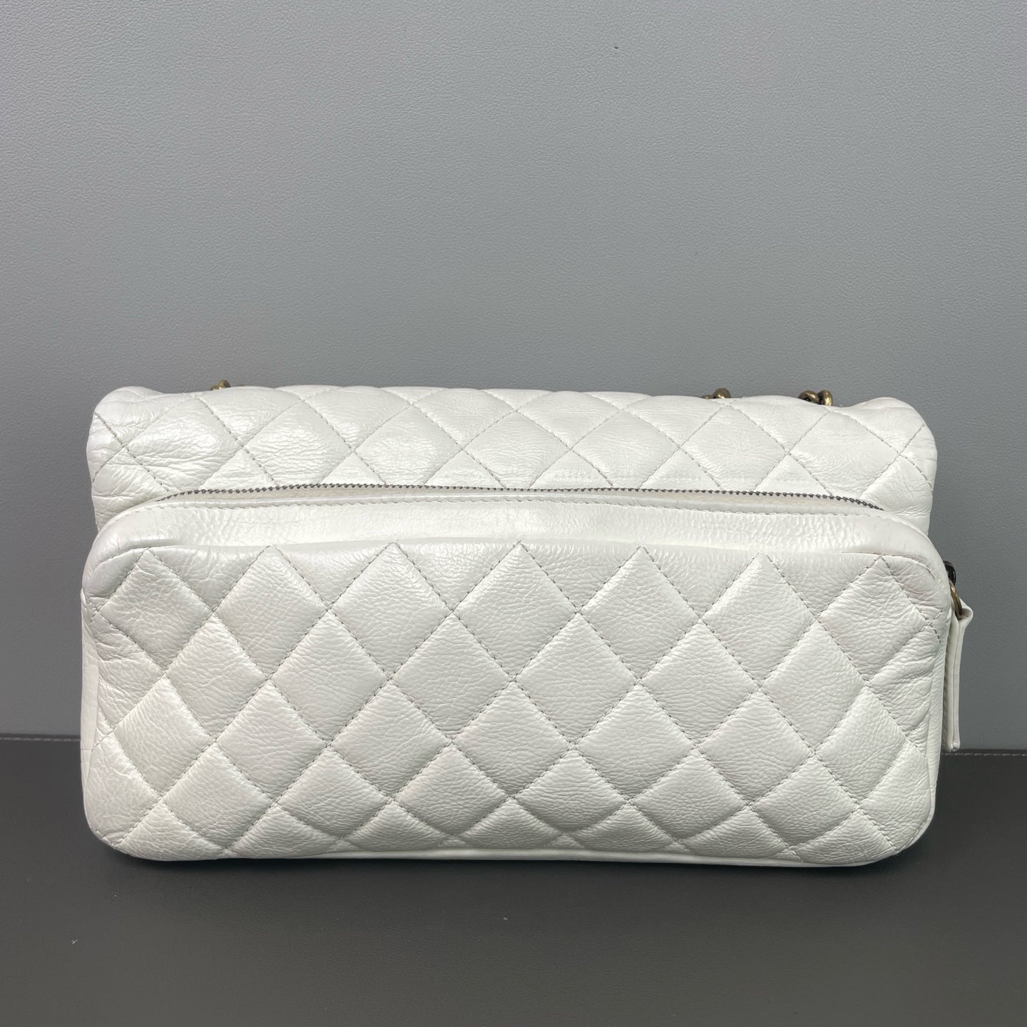 Chanel - Timeless/Classique - Leather - White - (Other)