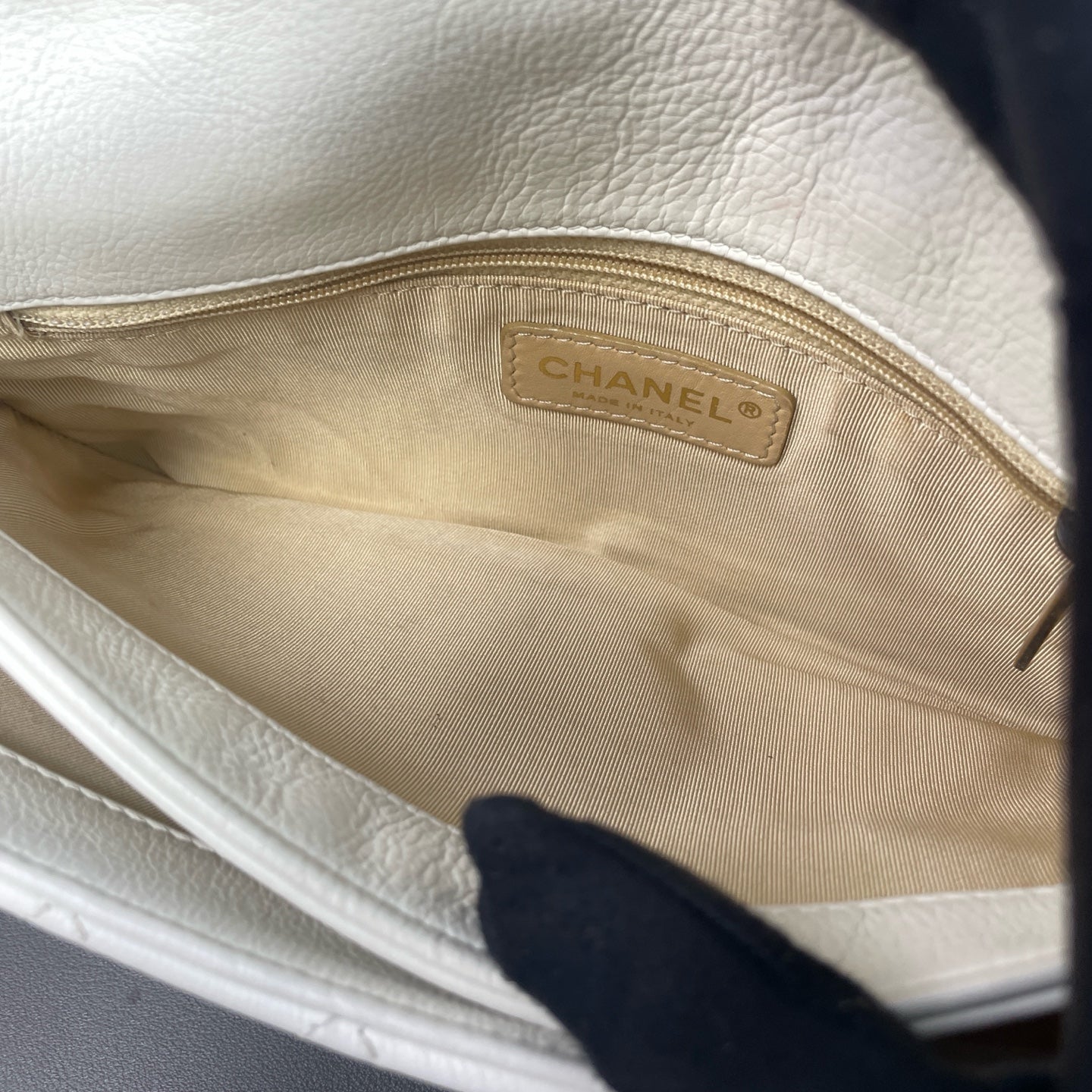 Chanel - Timeless/Classique - Leather - White - (Other)