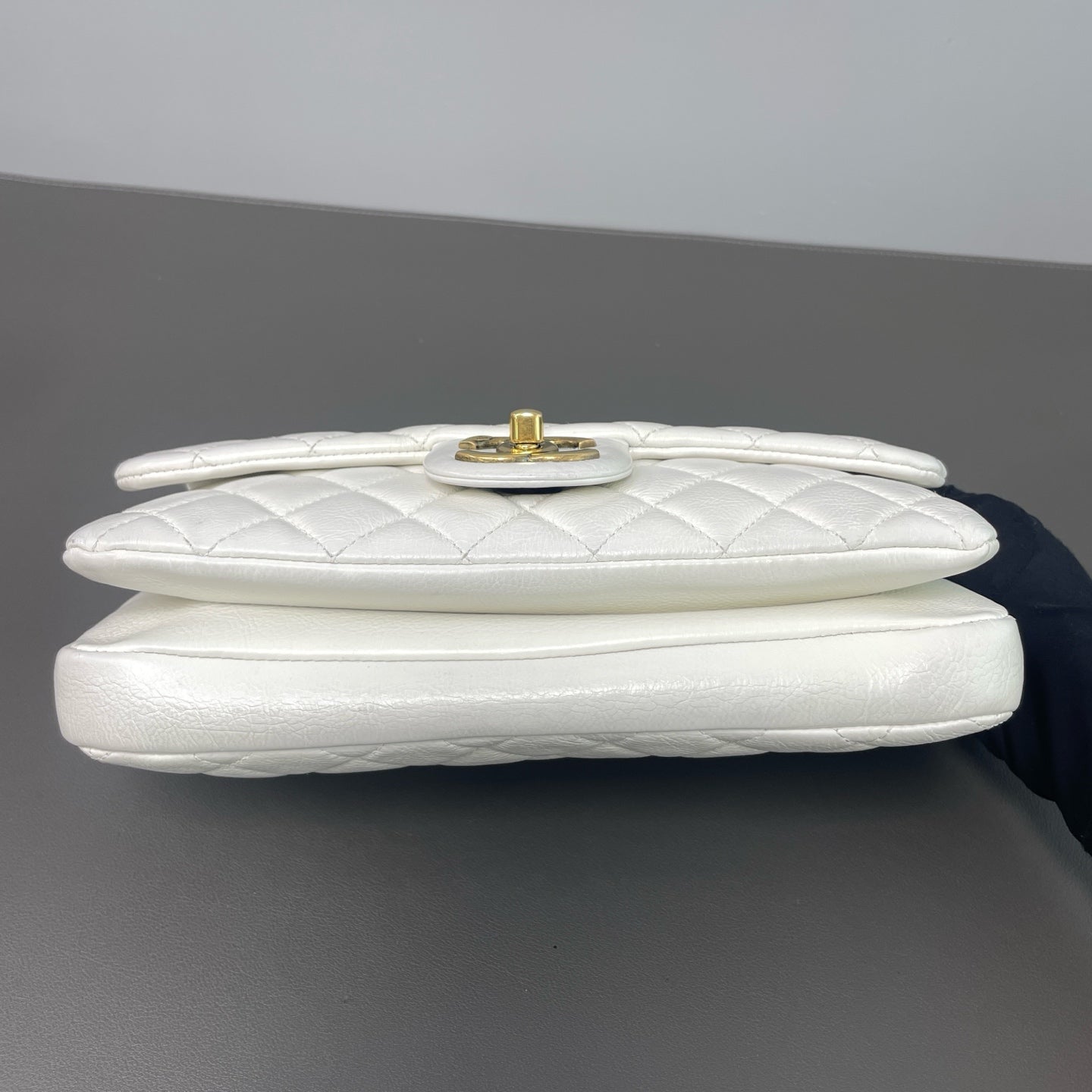 Chanel - Timeless/Classique - Leather - White - (Other)