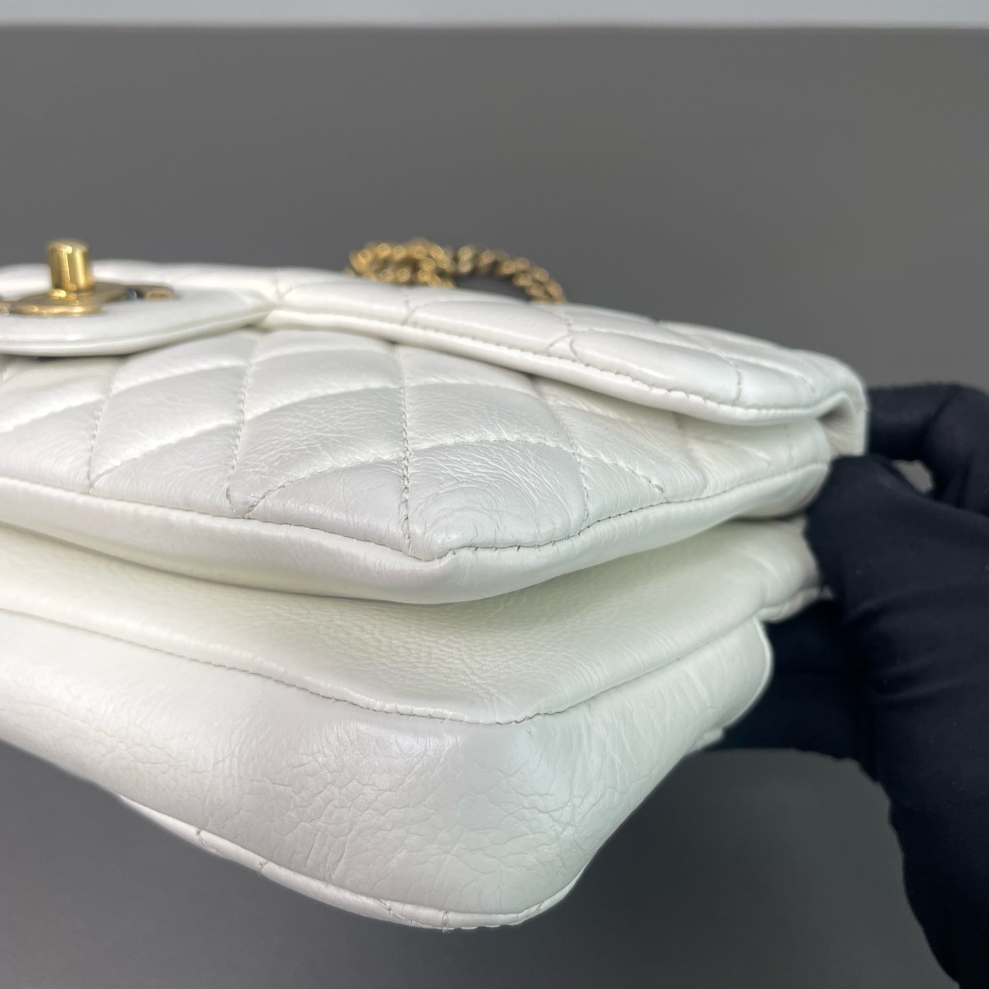 Chanel - Timeless/Classique - Leather - White - (Other)
