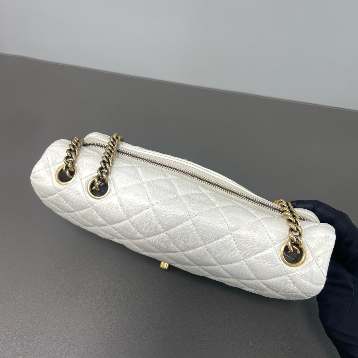 Chanel - Timeless/Classique - Leather - White - (Other)