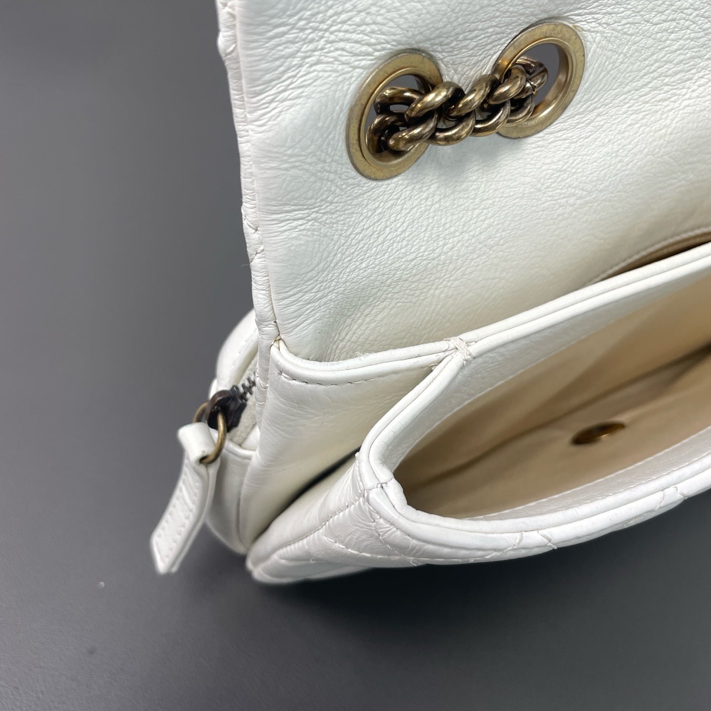 Chanel - Timeless/Classique - Leather - White - (Other)