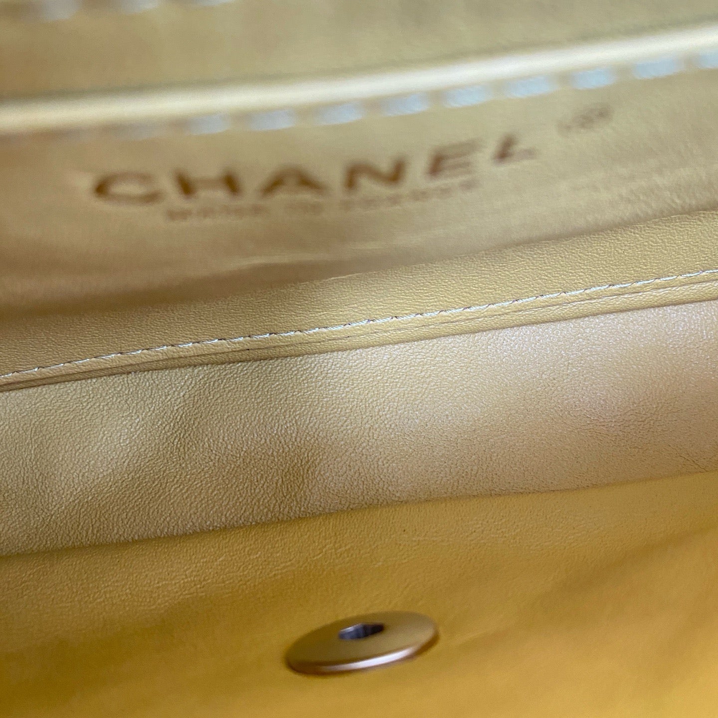 Chanel - Timeless/Classique - Leather - Yellow - (Medium)