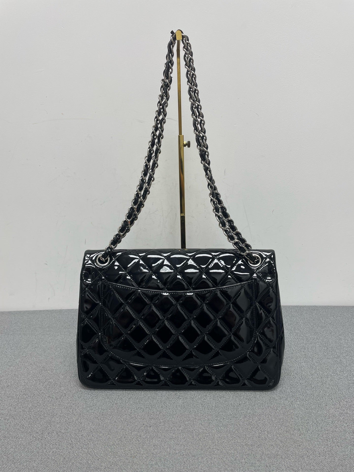 Chanel - Timeless/Classique - Patent leather - Black - (large)