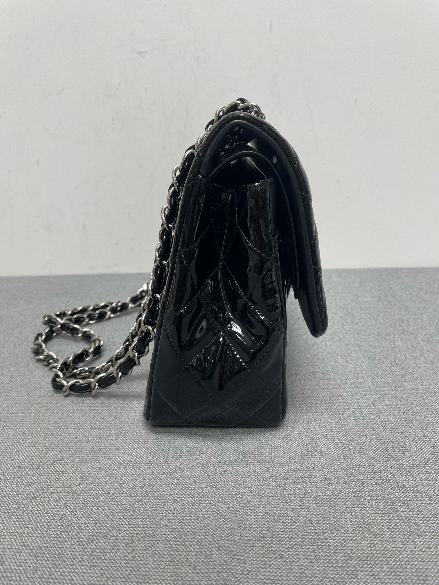 Chanel - Timeless/Classique - Patent leather - Black - (large)