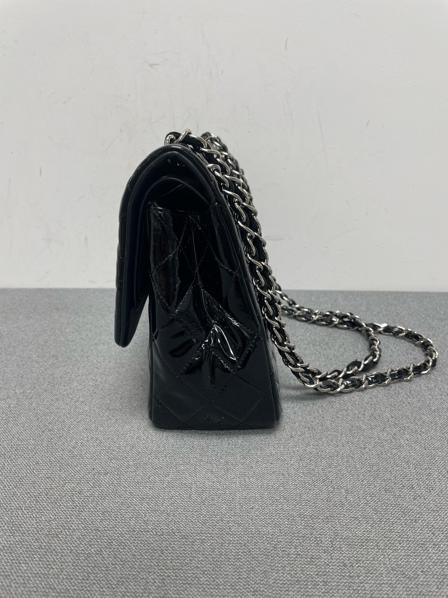 Chanel - Timeless/Classique - Patent leather - Black - (large)