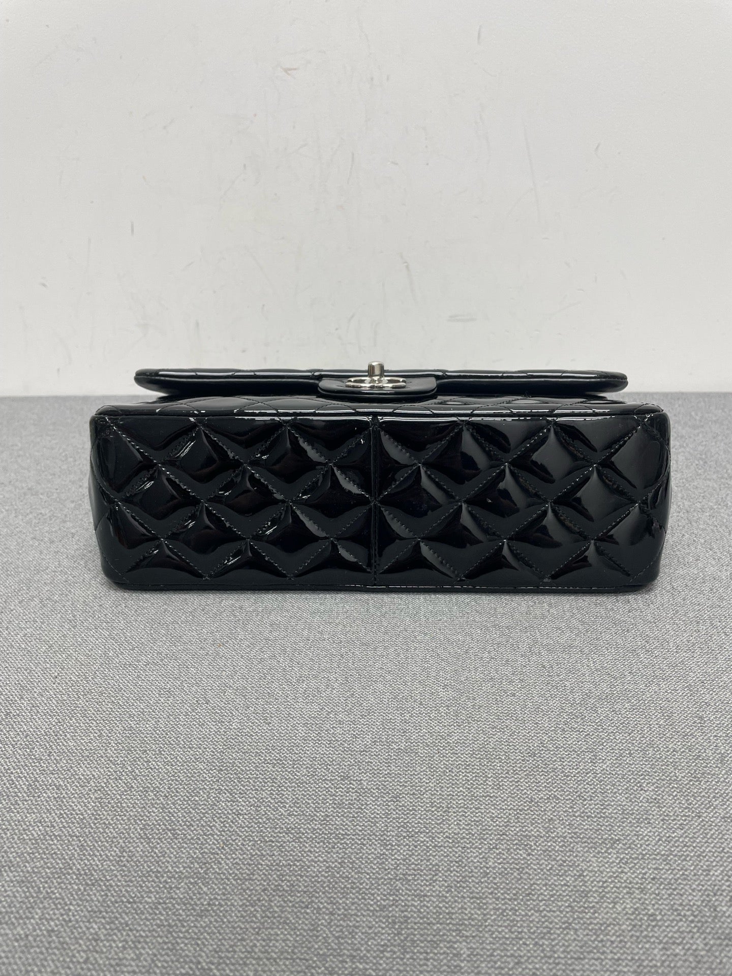 Chanel - Timeless/Classique - Patent leather - Black - (large)