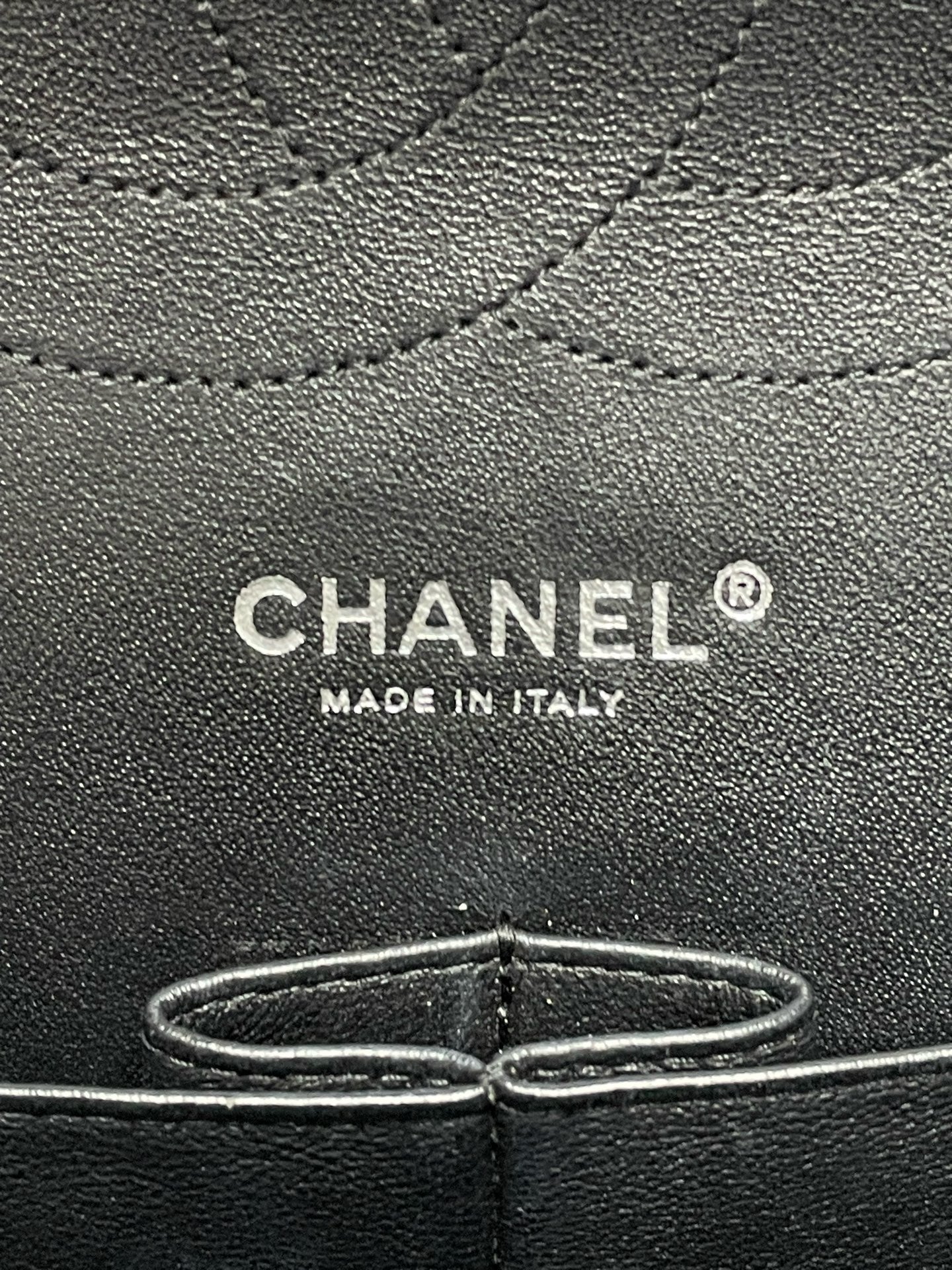 Chanel - Timeless/Classique - Patent leather - Black - (large)