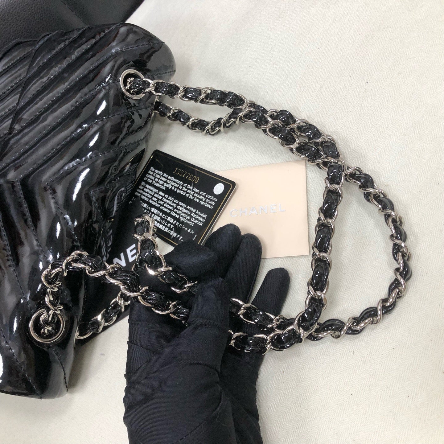 Chanel - Timeless/Classique - Patent leather - Black - (medium)