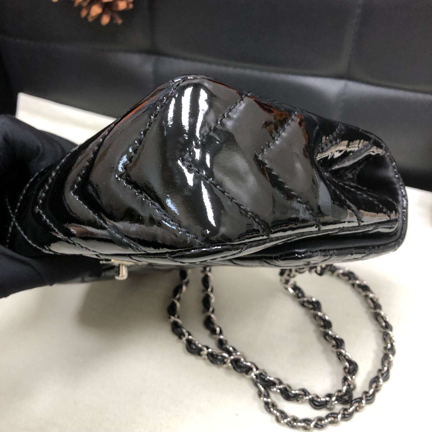 Chanel - Timeless/Classique - Patent leather - Black - (medium)