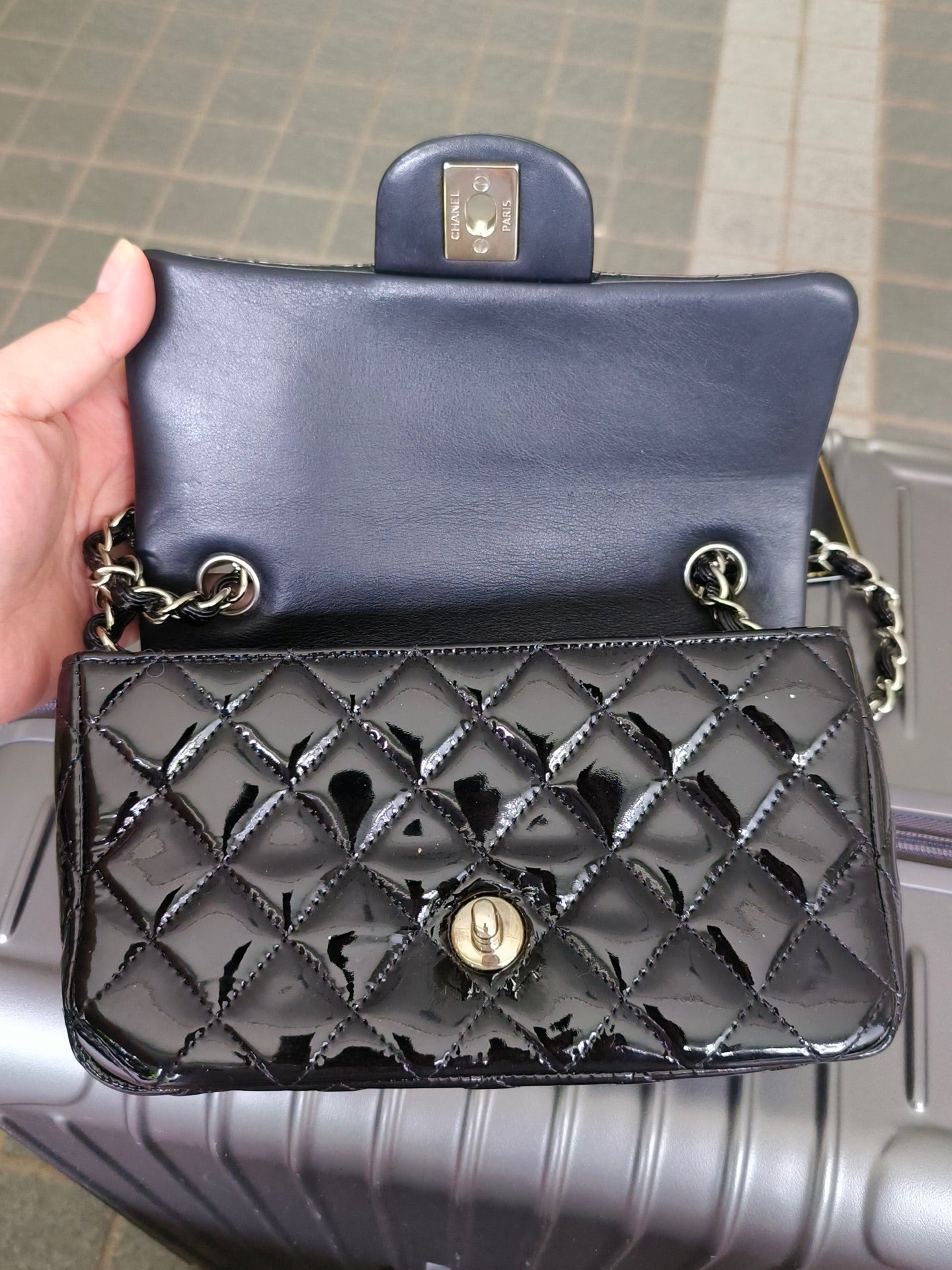 Chanel - Timeless/Classique - Patent leather - Black - (mini)
