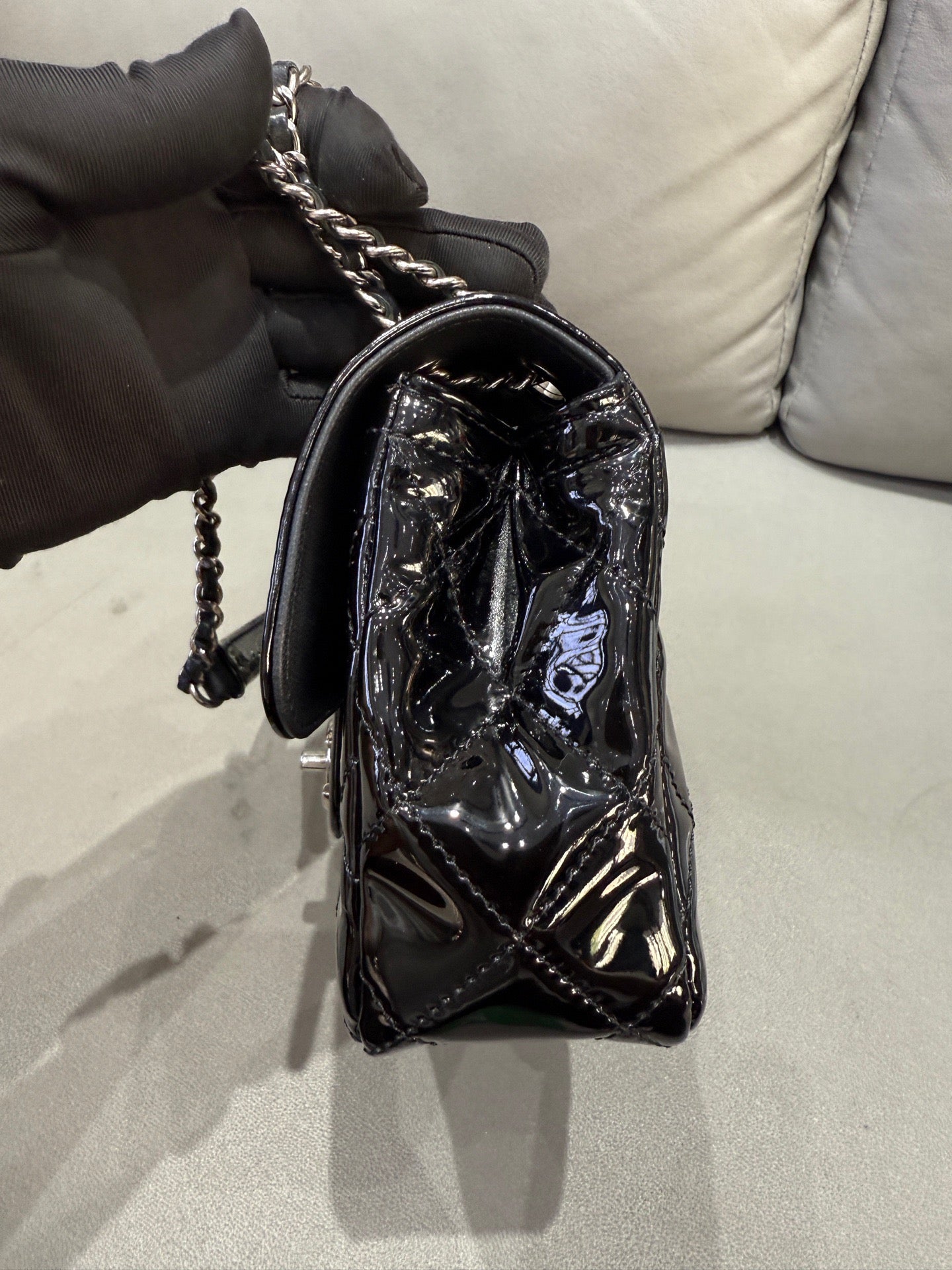 Chanel - Timeless/Classique - Patent leather - Black - (small)