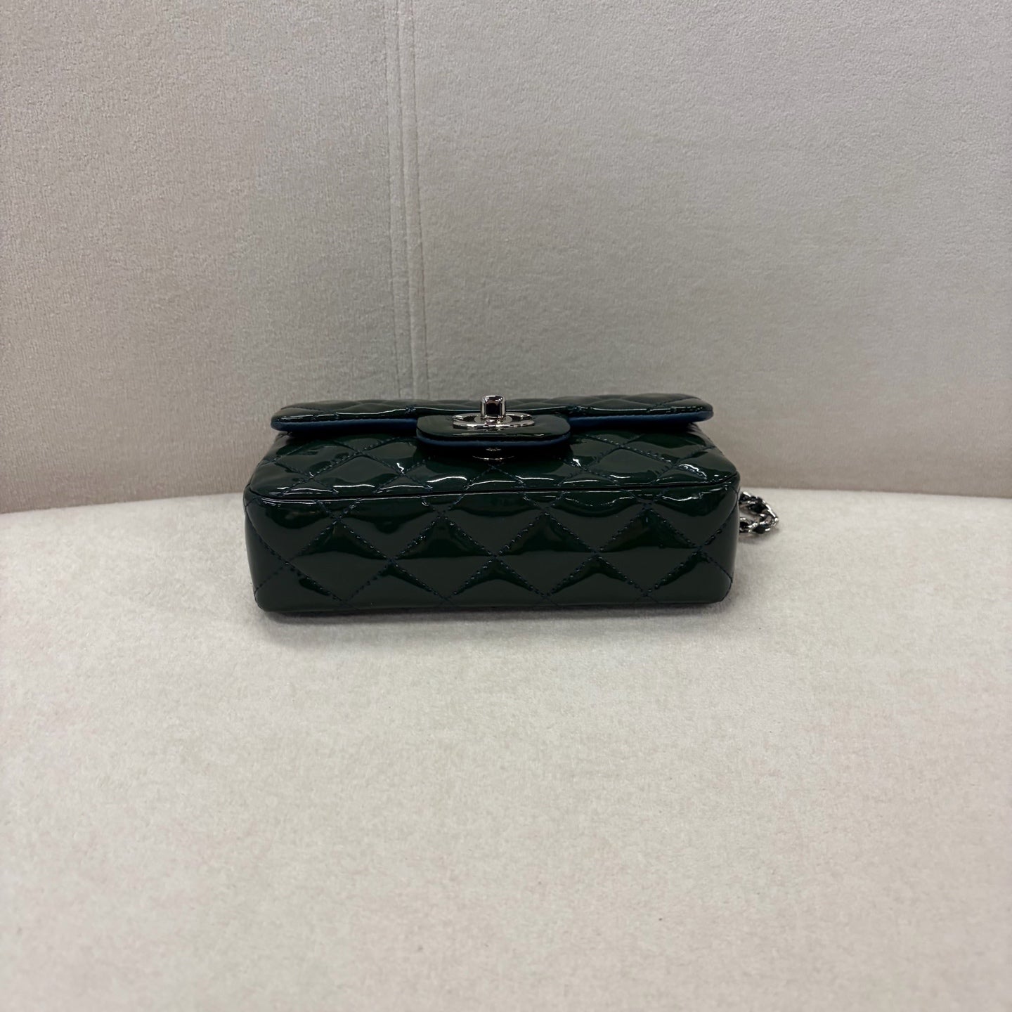 Chanel - Timeless/Classique - Patent leather - Green - (mini)