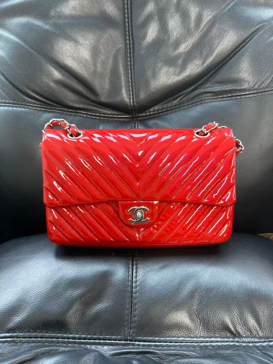 Chanel - Timeless/Classique - Patent leather - Red - (medium)