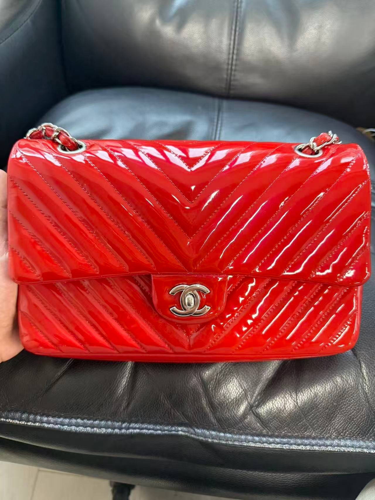 Chanel - Timeless/Classique - Patent leather - Red - (medium)