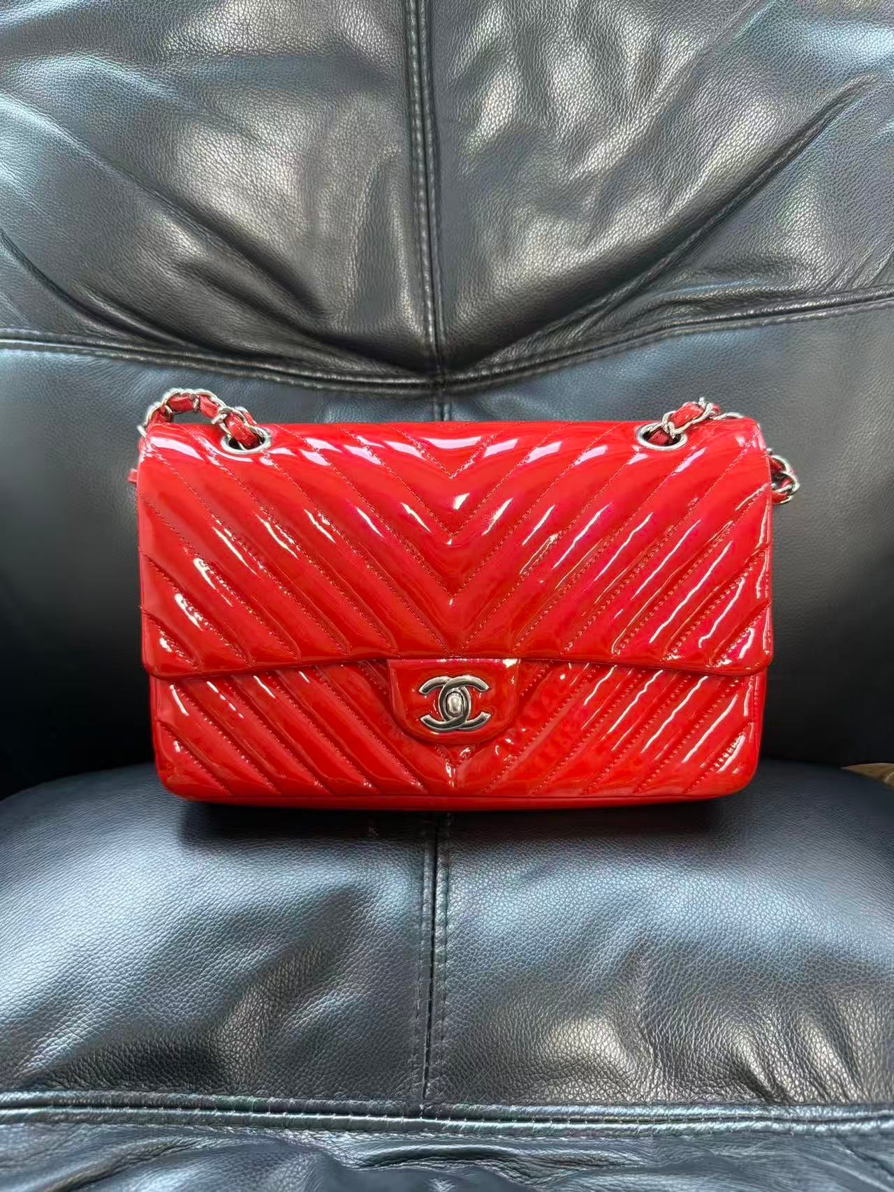 Chanel - Timeless/Classique - Patent leather - Red - (medium)