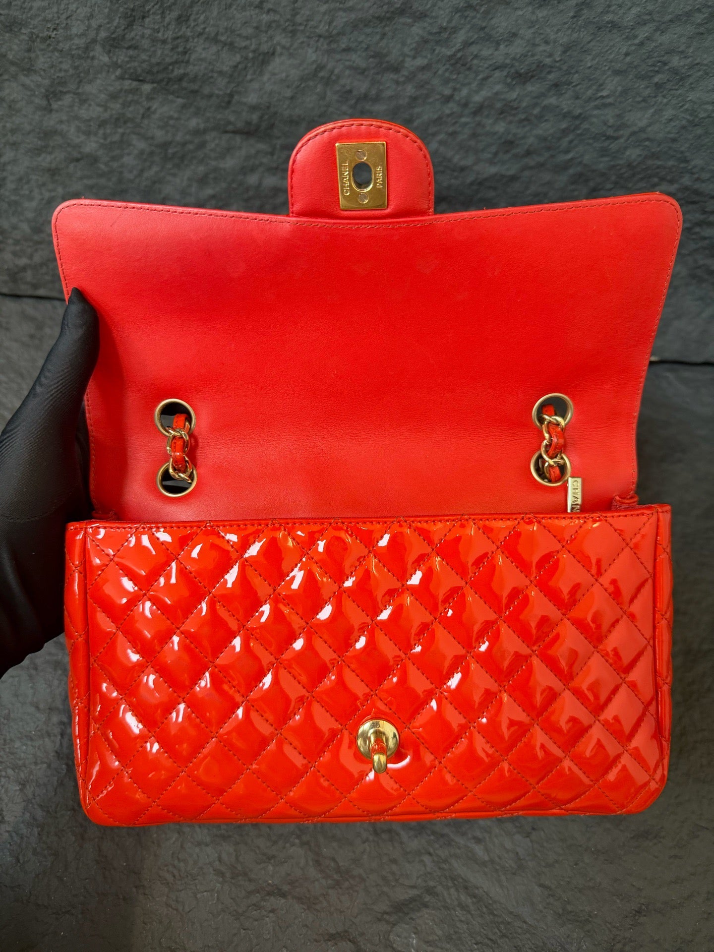 Chanel - Timeless/Classique - Patent leather - Red - (medium)