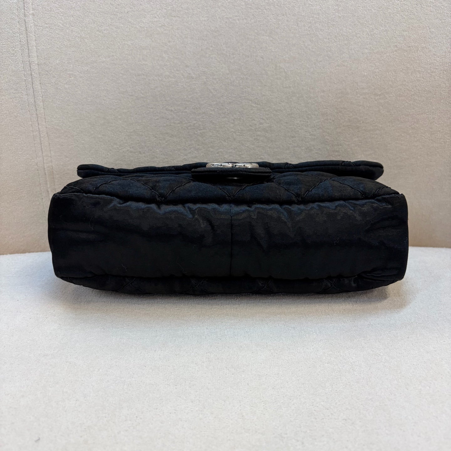 Chanel - Timeless/Classique - Silk - Black - (medium)
