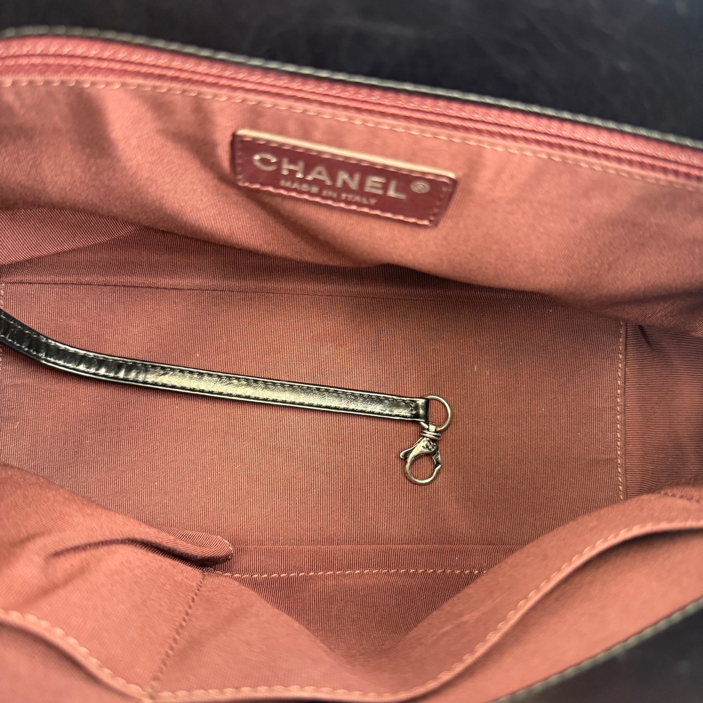 Chanel - Timeless - Leather - Black - (medium)