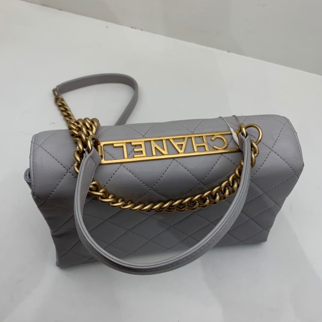 Chanel - Top Handle Flap Bag - Lambskin leather - Grey with Gold-Tone Hardware - (medium)